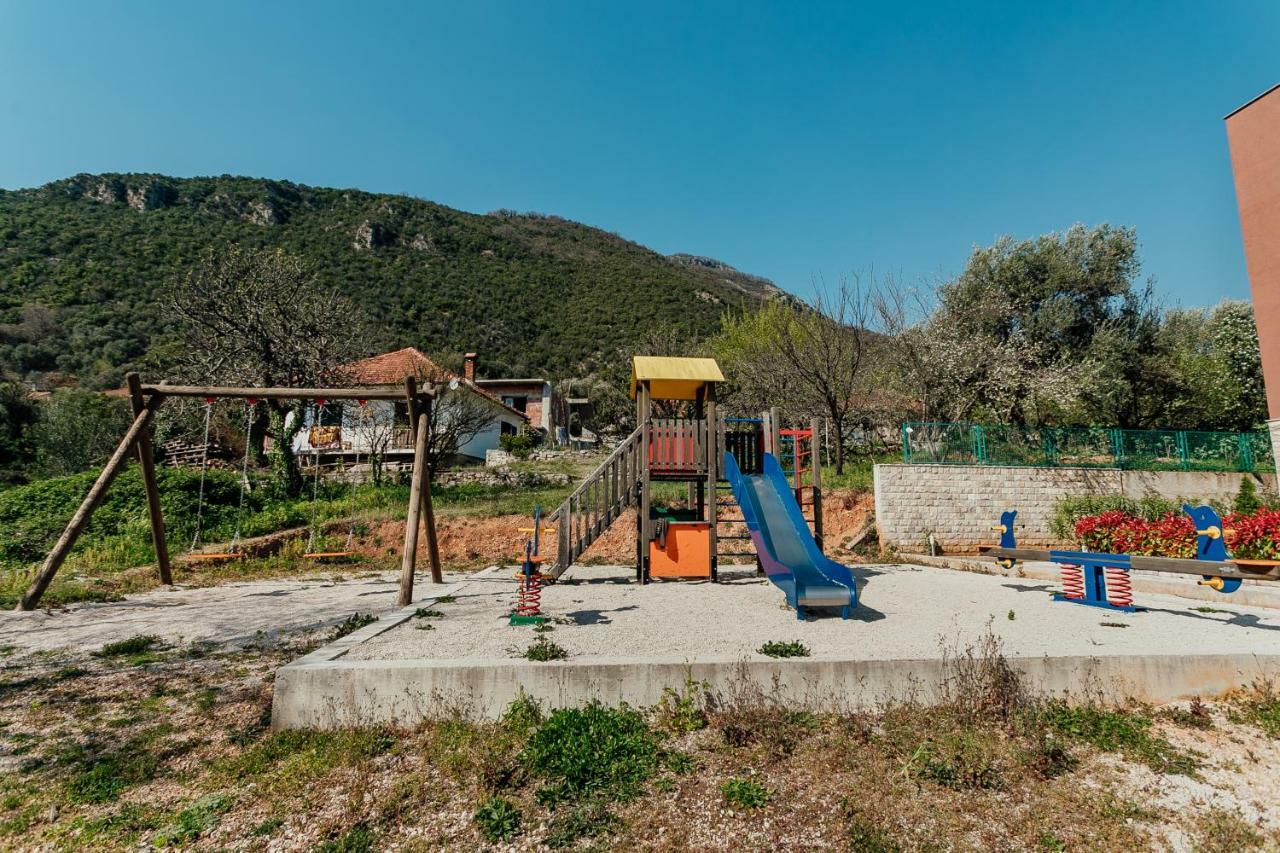 Ferienwohnung Acacia Hill A3 Ðenovići Exterior foto
